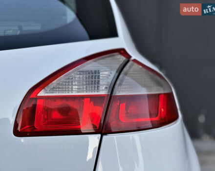 Белый Рено Меган, объемом двигателя 1.5 л и пробегом 291 тыс. км за 7990 $, фото 13 на Automoto.ua