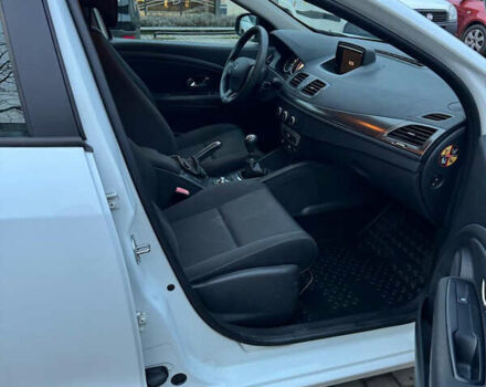 Белый Рено Меган, объемом двигателя 1.5 л и пробегом 164 тыс. км за 7750 $, фото 56 на Automoto.ua