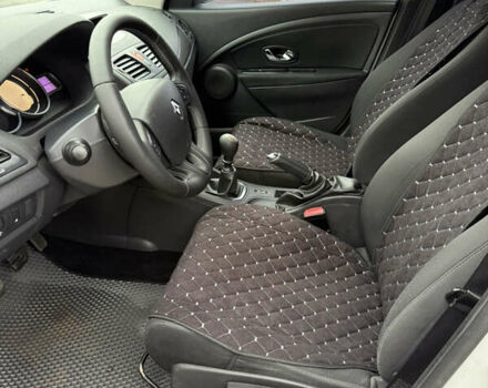 Белый Рено Меган, объемом двигателя 1.5 л и пробегом 239 тыс. км за 6500 $, фото 10 на Automoto.ua