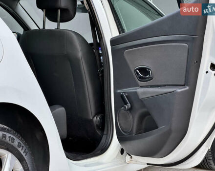 Белый Рено Меган, объемом двигателя 1.5 л и пробегом 291 тыс. км за 7990 $, фото 20 на Automoto.ua