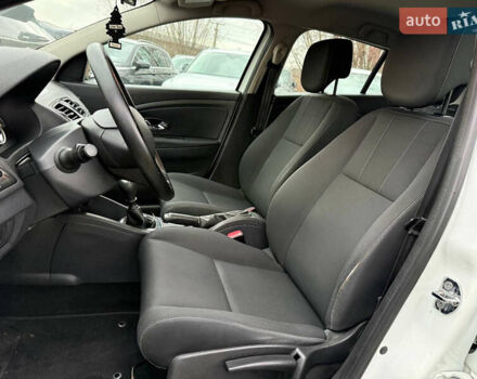 Білий Рено Меган, об'ємом двигуна 1.46 л та пробігом 204 тис. км за 7999 $, фото 14 на Automoto.ua