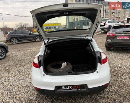 Білий Рено Меган, об'ємом двигуна 1.46 л та пробігом 204 тис. км за 7999 $, фото 27 на Automoto.ua