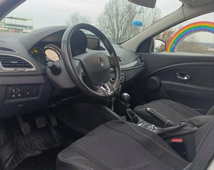 Белый Рено Меган, объемом двигателя 1.5 л и пробегом 228 тыс. км за 8500 $, фото 12 на Automoto.ua