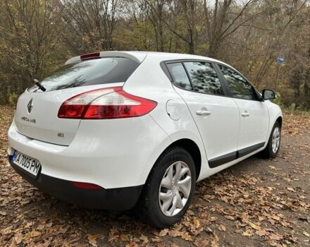 Рено Меган 2014 в Киеве на Automoto.ua Белый Рено Меган, объемом двигателя 1.5 л и пробегом 209 тыс. км за 7700 $, фото 4 на Automoto.ua