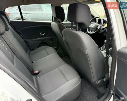 Білий Рено Меган, об'ємом двигуна 1.46 л та пробігом 204 тис. км за 7999 $, фото 26 на Automoto.ua