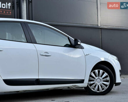 Белый Рено Меган, объемом двигателя 1.5 л и пробегом 291 тыс. км за 7990 $, фото 3 на Automoto.ua