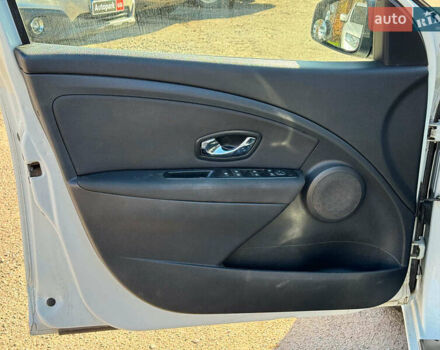 Белый Рено Меган, объемом двигателя 1.5 л и пробегом 184 тыс. км за 7790 $, фото 11 на Automoto.ua