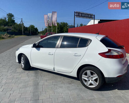 Белый Рено Меган, объемом двигателя 1.5 л и пробегом 217 тыс. км за 8700 $, фото 1 на Automoto.ua