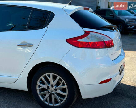 Белый Рено Меган, объемом двигателя 1.5 л и пробегом 184 тыс. км за 7790 $, фото 8 на Automoto.ua