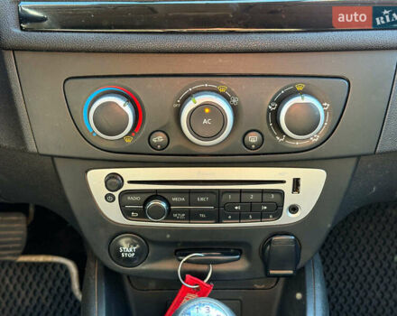 Белый Рено Меган, объемом двигателя 1.5 л и пробегом 184 тыс. км за 7790 $, фото 29 на Automoto.ua