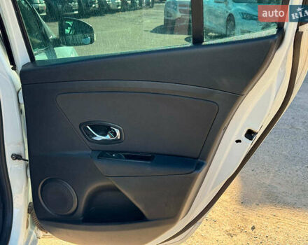 Белый Рено Меган, объемом двигателя 1.5 л и пробегом 184 тыс. км за 7790 $, фото 19 на Automoto.ua