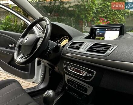 Белый Рено Меган, объемом двигателя 1.5 л и пробегом 173 тыс. км за 8200 $, фото 24 на Automoto.ua