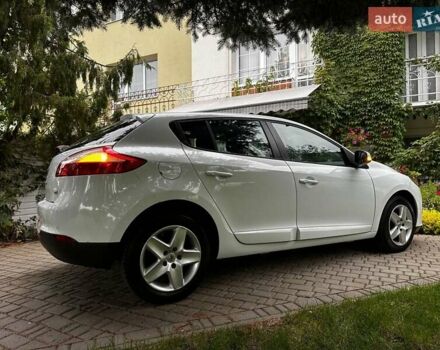 Белый Рено Меган, объемом двигателя 1.5 л и пробегом 173 тыс. км за 8200 $, фото 11 на Automoto.ua