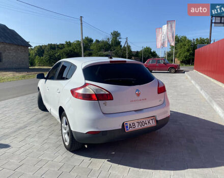 Белый Рено Меган, объемом двигателя 1.5 л и пробегом 217 тыс. км за 8700 $, фото 2 на Automoto.ua