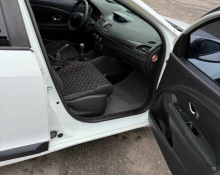 Белый Рено Меган, объемом двигателя 1.5 л и пробегом 239 тыс. км за 6450 $, фото 9 на Automoto.ua