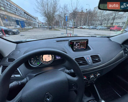 Белый Рено Меган, объемом двигателя 1.5 л и пробегом 164 тыс. км за 7750 $, фото 65 на Automoto.ua