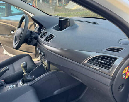 Белый Рено Меган, объемом двигателя 1.5 л и пробегом 164 тыс. км за 7750 $, фото 44 на Automoto.ua