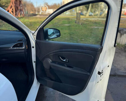 Белый Рено Меган, объемом двигателя 1.5 л и пробегом 164 тыс. км за 7750 $, фото 52 на Automoto.ua