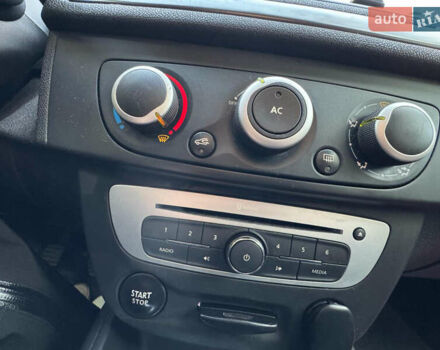 Белый Рено Меган, объемом двигателя 1.5 л и пробегом 164 тыс. км за 7750 $, фото 35 на Automoto.ua