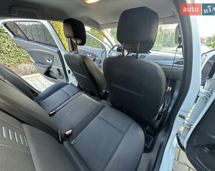 Белый Рено Меган, объемом двигателя 1.46 л и пробегом 200 тыс. км за 7200 $, фото 21 на Automoto.ua