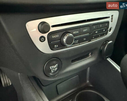 Білий Рено Меган, об'ємом двигуна 1.46 л та пробігом 204 тис. км за 7999 $, фото 32 на Automoto.ua