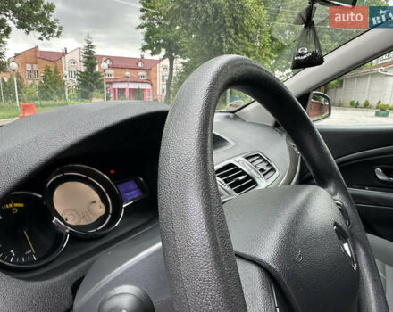 Белый Рено Меган, объемом двигателя 1.5 л и пробегом 225 тыс. км за 8600 $, фото 31 на Automoto.ua