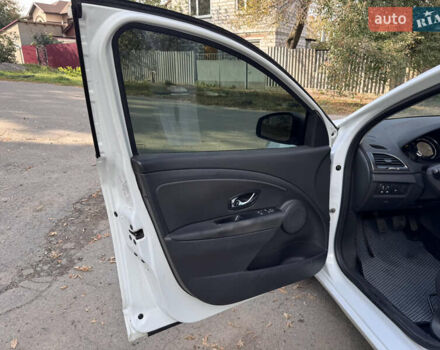 Білий Рено Меган, об'ємом двигуна 1.46 л та пробігом 158 тис. км за 8400 $, фото 10 на Automoto.ua
