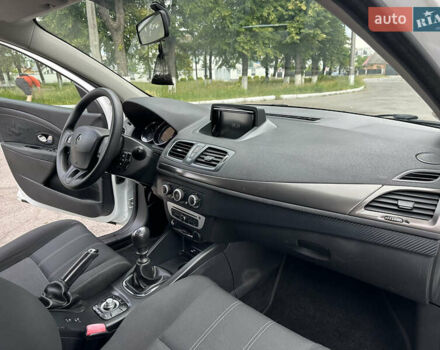 Белый Рено Меган, объемом двигателя 1.5 л и пробегом 225 тыс. км за 8600 $, фото 43 на Automoto.ua