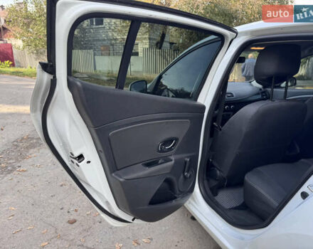 Білий Рено Меган, об'ємом двигуна 1.46 л та пробігом 158 тис. км за 8400 $, фото 20 на Automoto.ua