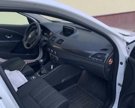 Белый Рено Меган, объемом двигателя 1.5 л и пробегом 314 тыс. км за 7700 $, фото 1 на Automoto.ua