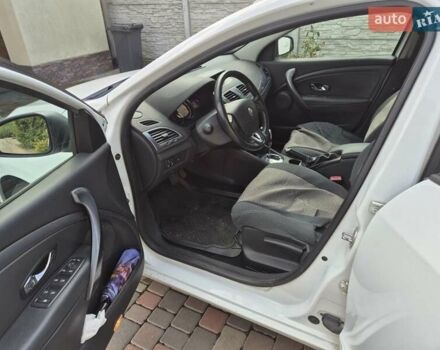 Белый Рено Меган, объемом двигателя 1.46 л и пробегом 203 тыс. км за 9500 $, фото 11 на Automoto.ua