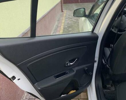 Белый Рено Меган, объемом двигателя 1.5 л и пробегом 314 тыс. км за 7700 $, фото 6 на Automoto.ua