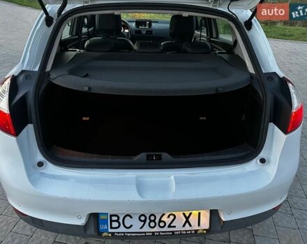 Белый Рено Меган, объемом двигателя 1.5 л и пробегом 166 тыс. км за 8200 $, фото 10 на Automoto.ua