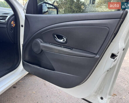 Білий Рено Меган, об'ємом двигуна 1.46 л та пробігом 158 тис. км за 8400 $, фото 33 на Automoto.ua