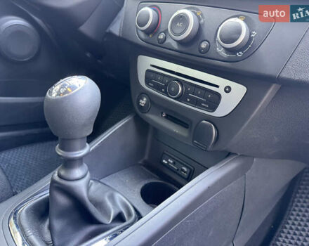 Білий Рено Меган, об'ємом двигуна 1.46 л та пробігом 158 тис. км за 8400 $, фото 37 на Automoto.ua