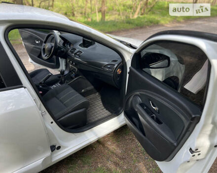 Белый Рено Меган, объемом двигателя 1.5 л и пробегом 210 тыс. км за 8400 $, фото 8 на Automoto.ua