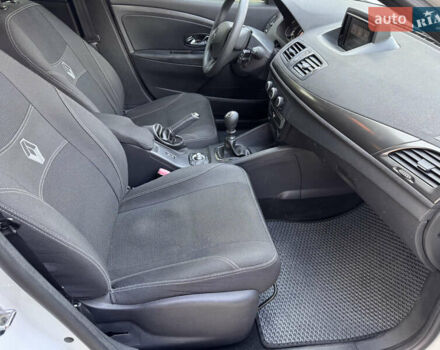 Білий Рено Меган, об'ємом двигуна 1.46 л та пробігом 158 тис. км за 8400 $, фото 34 на Automoto.ua