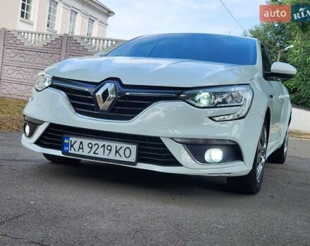 Белый Рено Меган, объемом двигателя 1.46 л и пробегом 228 тыс. км за 7999 $, фото 3 на Automoto.ua