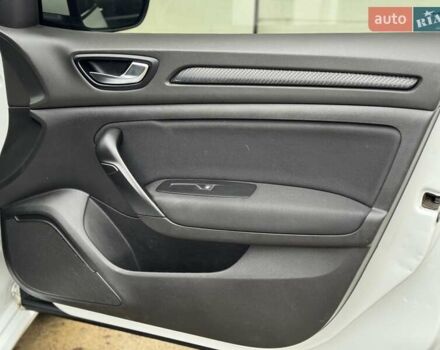 Белый Рено Меган, объемом двигателя 1.46 л и пробегом 195 тыс. км за 9950 $, фото 37 на Automoto.ua