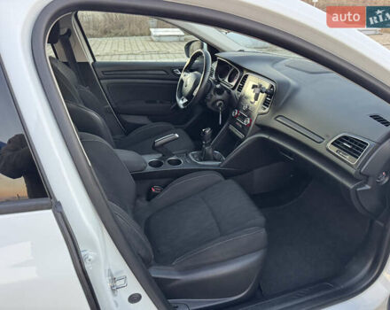 Белый Рено Меган, объемом двигателя 1.5 л и пробегом 214 тыс. км за 11999 $, фото 16 на Automoto.ua