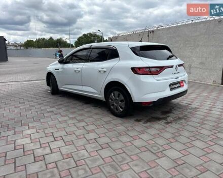 Белый Рено Меган, объемом двигателя 1.5 л и пробегом 221 тыс. км за 10790 $, фото 2 на Automoto.ua