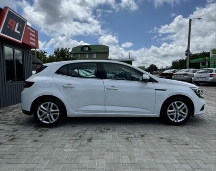 Белый Рено Меган, объемом двигателя 1.5 л и пробегом 160 тыс. км за 10800 $, фото 2 на Automoto.ua