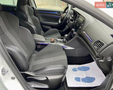 Белый Рено Меган, объемом двигателя 1.5 л и пробегом 151 тыс. км за 15650 $, фото 54 на Automoto.ua