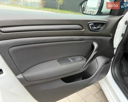 Білий Рено Меган, об'ємом двигуна 1.6 л та пробігом 189 тис. км за 10800 $, фото 9 на Automoto.ua