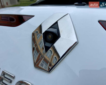 Белый Рено Меган, объемом двигателя 1.5 л и пробегом 151 тыс. км за 15650 $, фото 83 на Automoto.ua