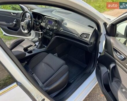 Белый Рено Меган, объемом двигателя 1.5 л и пробегом 259 тыс. км за 9600 $, фото 18 на Automoto.ua