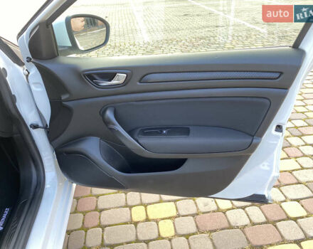 Белый Рено Меган, объемом двигателя 1.5 л и пробегом 207 тыс. км за 10850 $, фото 16 на Automoto.ua