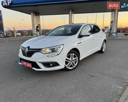 Белый Рено Меган, объемом двигателя 1.5 л и пробегом 214 тыс. км за 11999 $, фото 5 на Automoto.ua