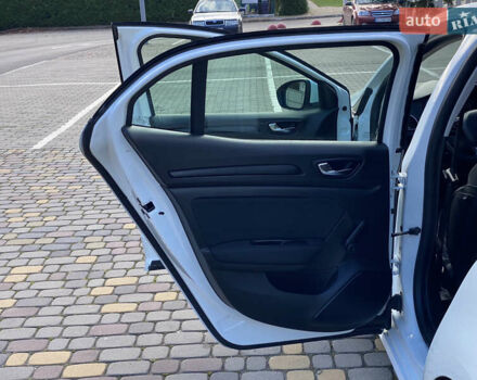 Белый Рено Меган, объемом двигателя 1.5 л и пробегом 207 тыс. км за 10850 $, фото 14 на Automoto.ua