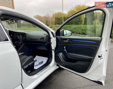 Белый Рено Меган, объемом двигателя 1.5 л и пробегом 151 тыс. км за 15650 $, фото 51 на Automoto.ua